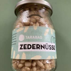 Zedernüsse